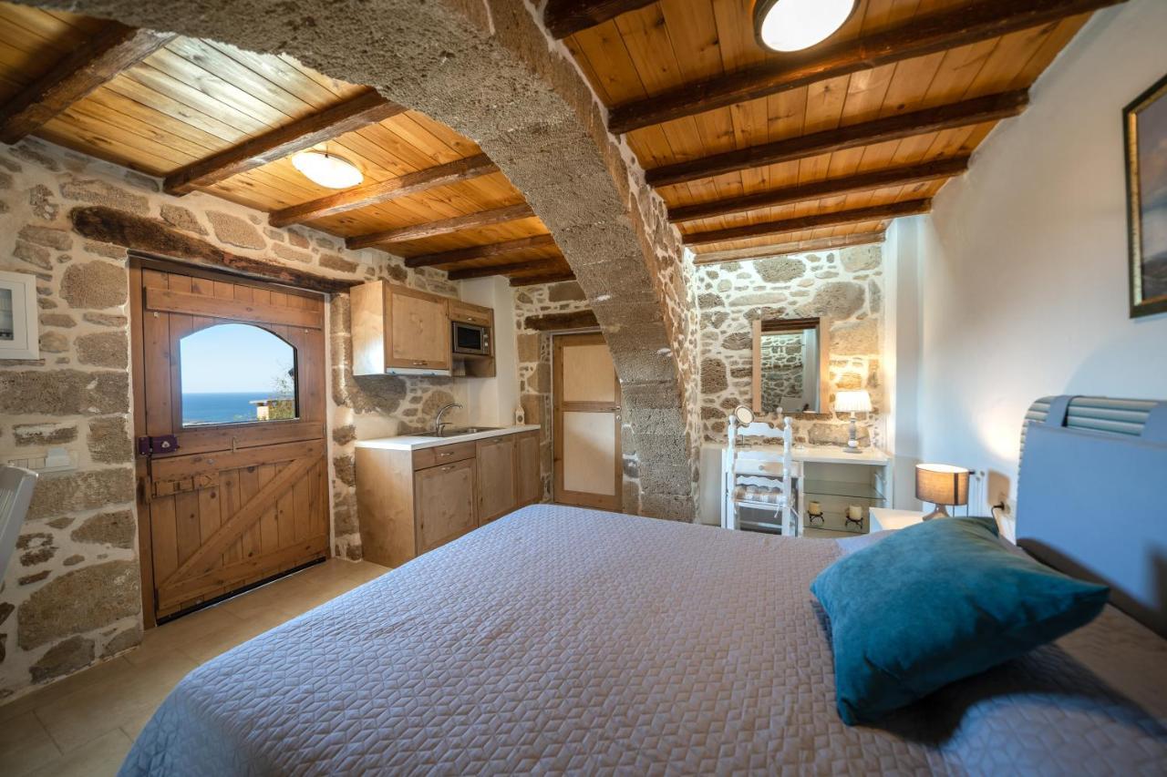 Mary'S Stone House Apartment Falasarna Exterior photo